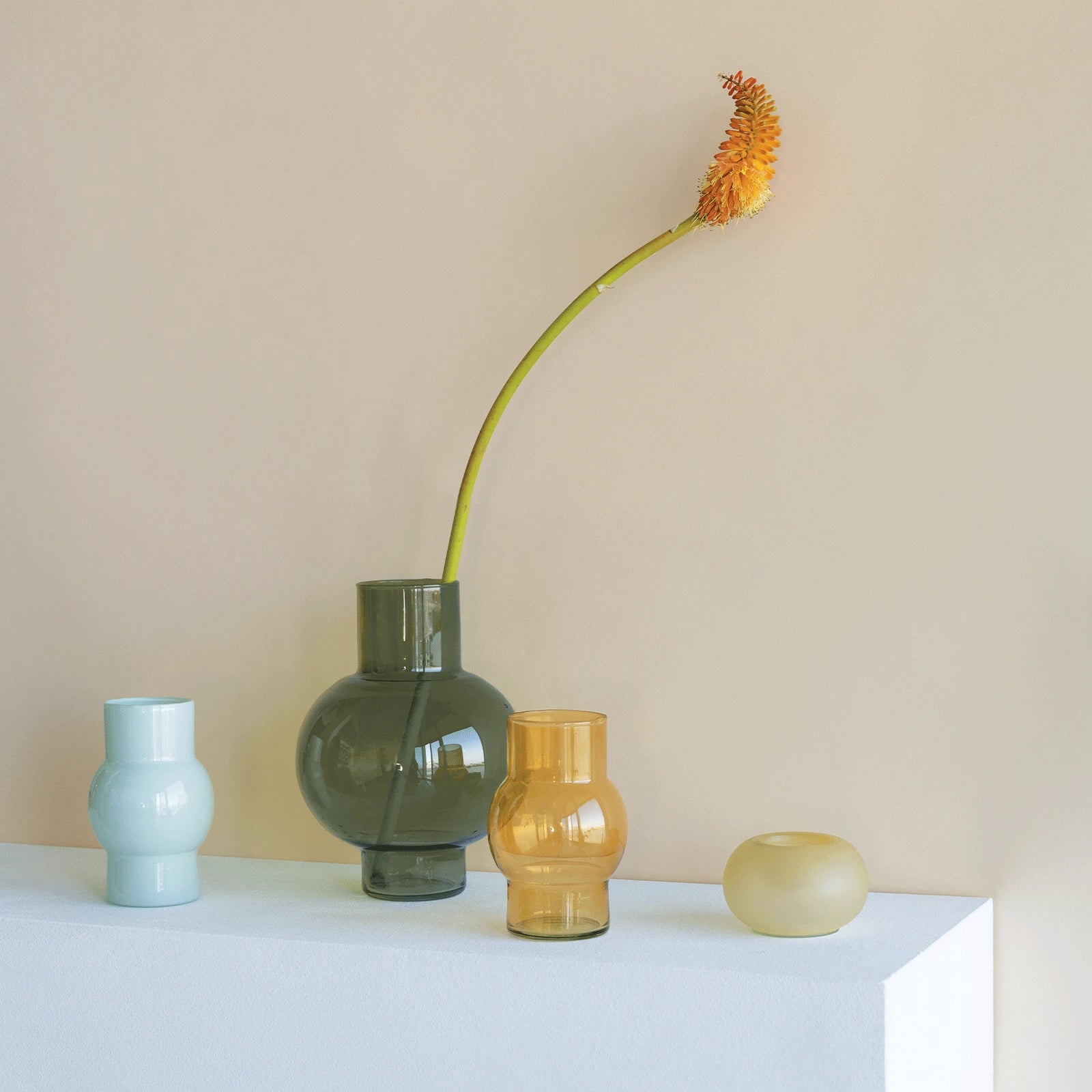 Tummy green vase